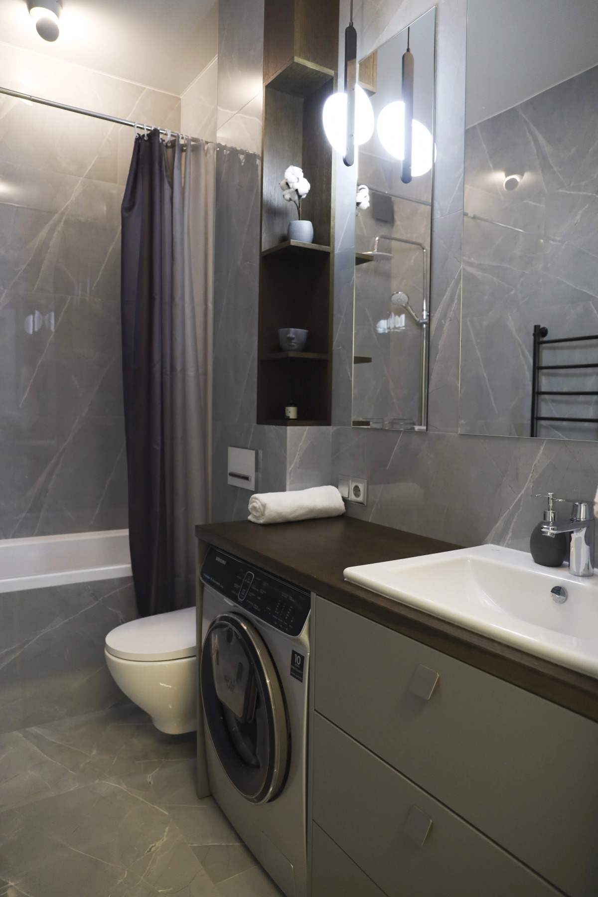 Апартаменты Buroshka Aparts С видом на город и дизайнерским ремонтом