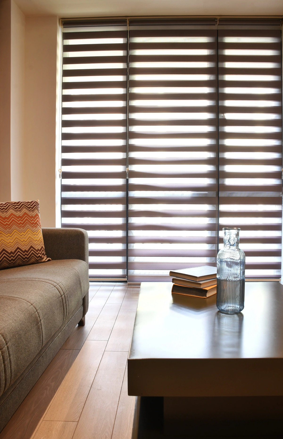 Апартаменты Newly Renovated Condo, Steps to Republic Square