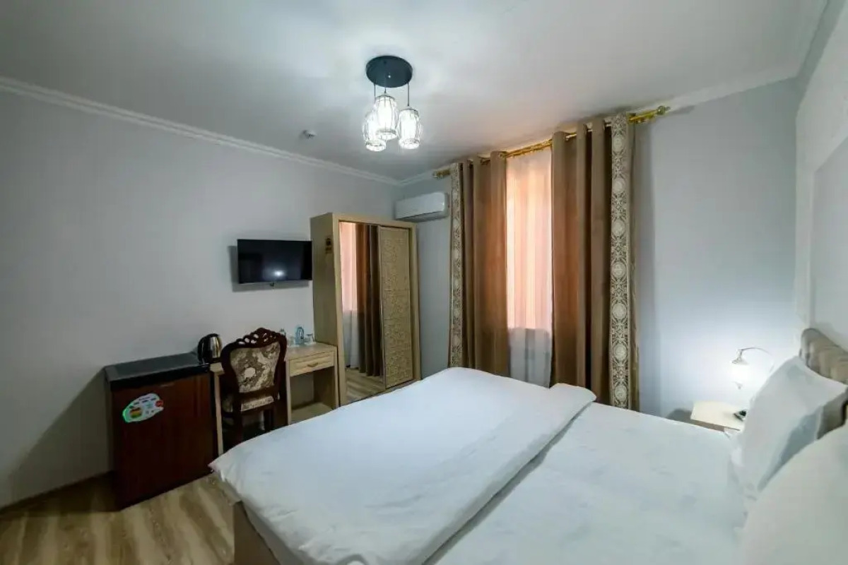 Отель Khans Palace