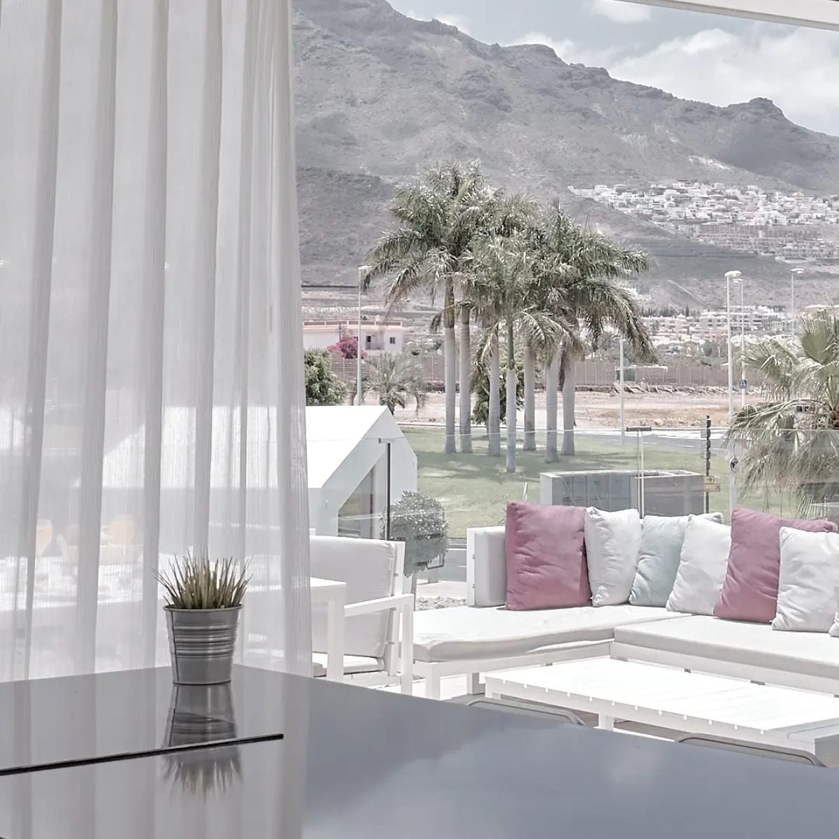 Отель Baobab Suites