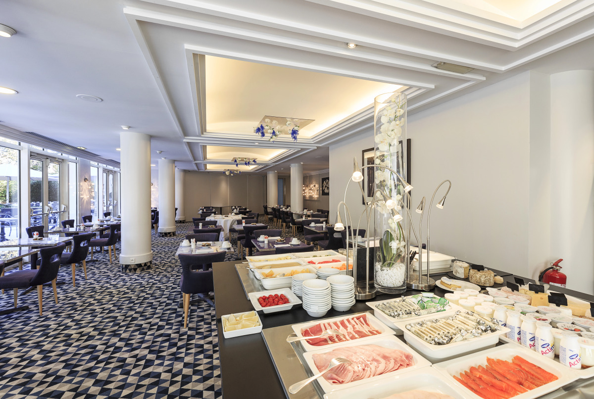 Отель Vichy Spa Hôtel Les Célestins