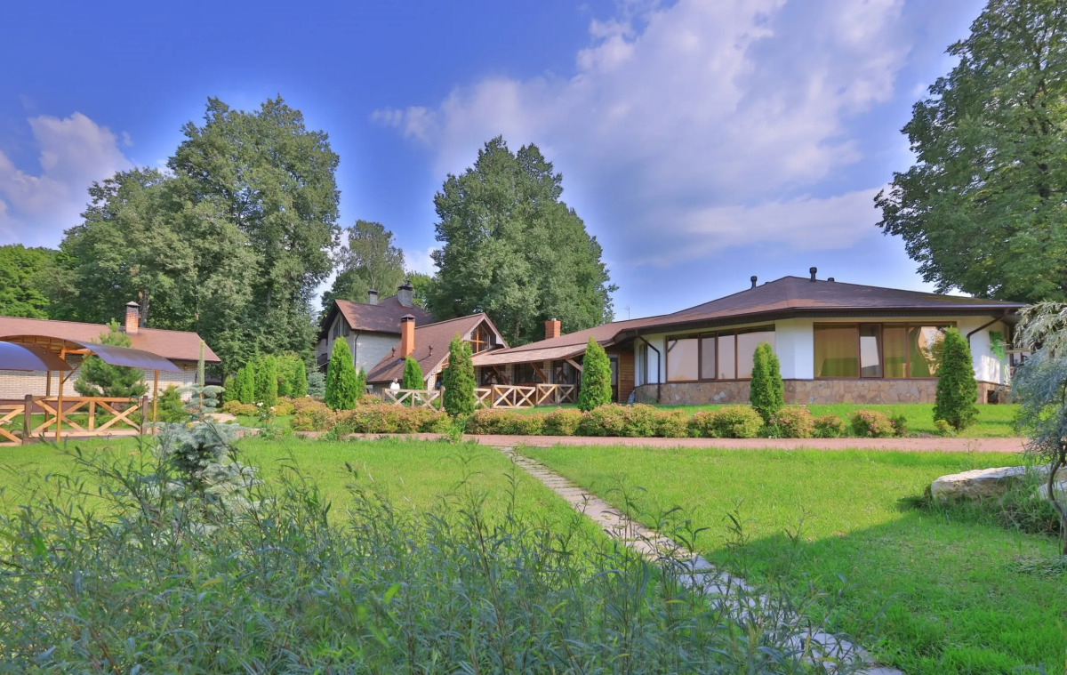 Гостевой дом Загородный Комплекс Слобода