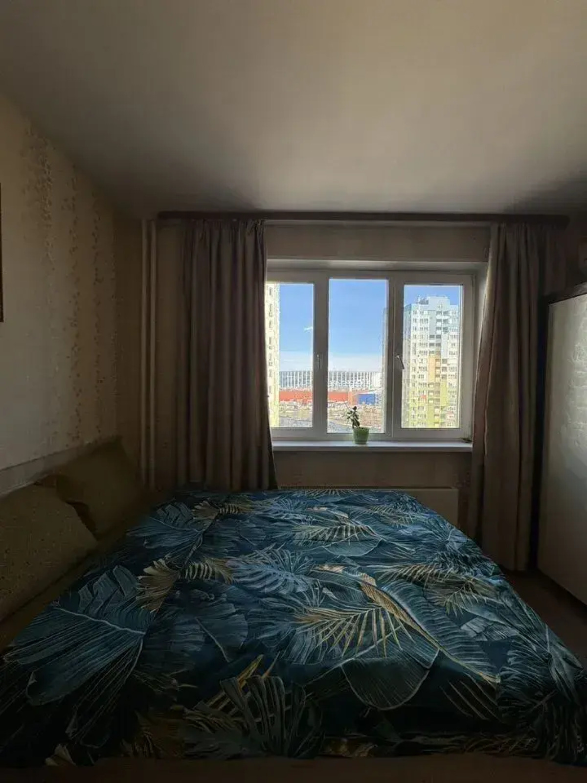 Квартира однокомнатная с видом на Волгу и стaдиoн