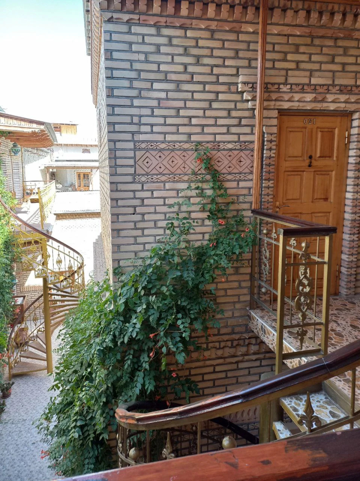 Отель Sasha & Son