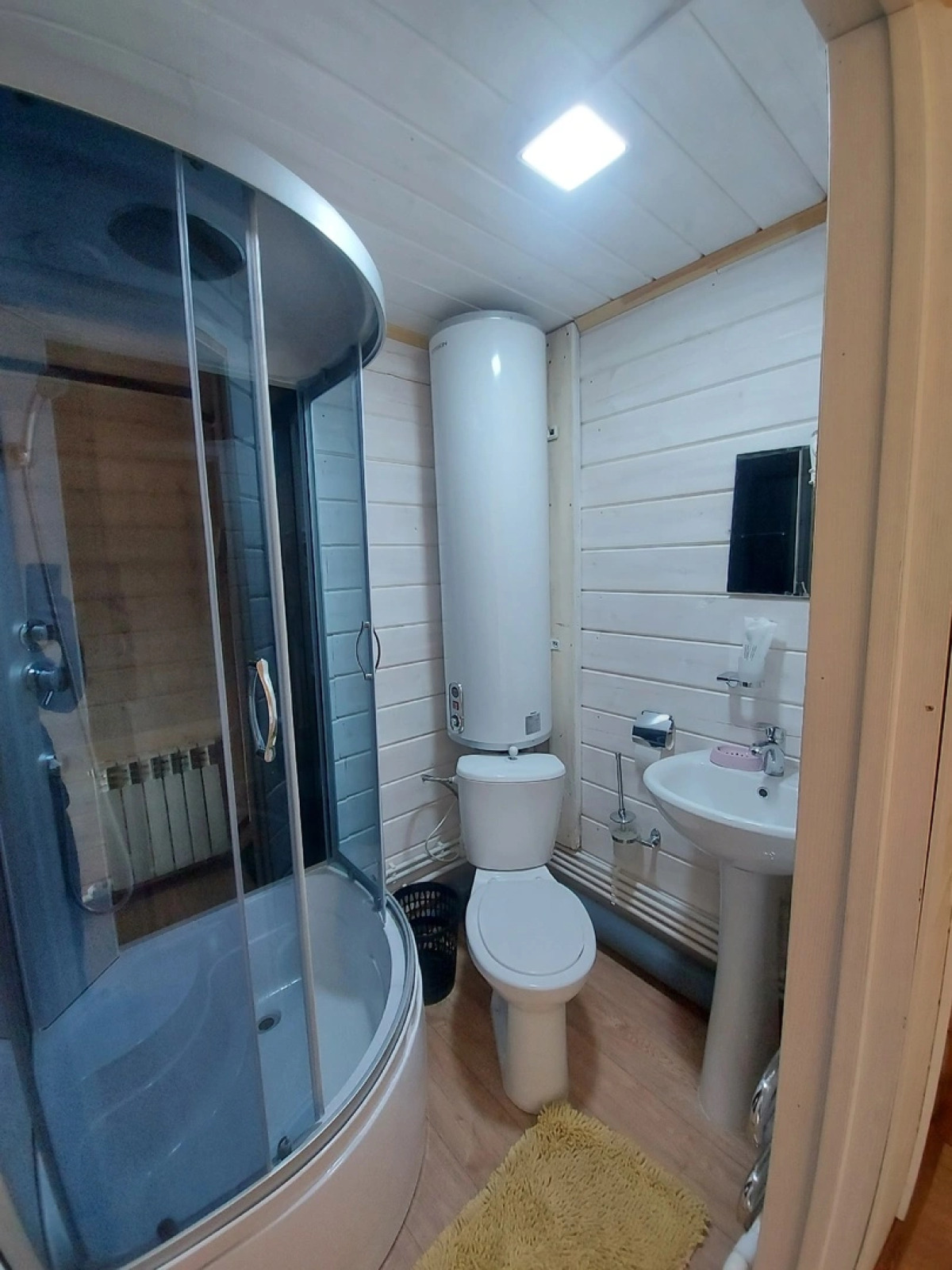 Алдартай Отель