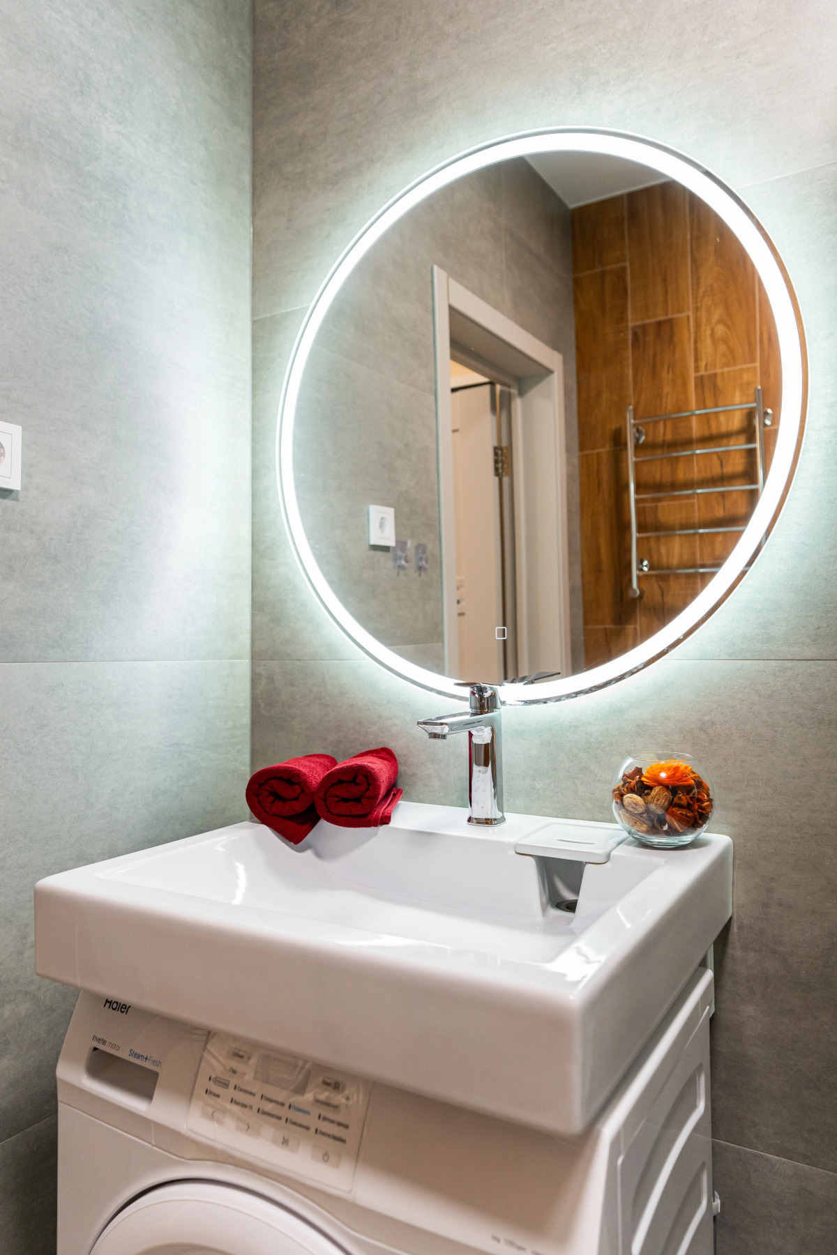 Апартаменты в Нoвоpоccийcкe c Дизaйнерcким Рeмoнтoм