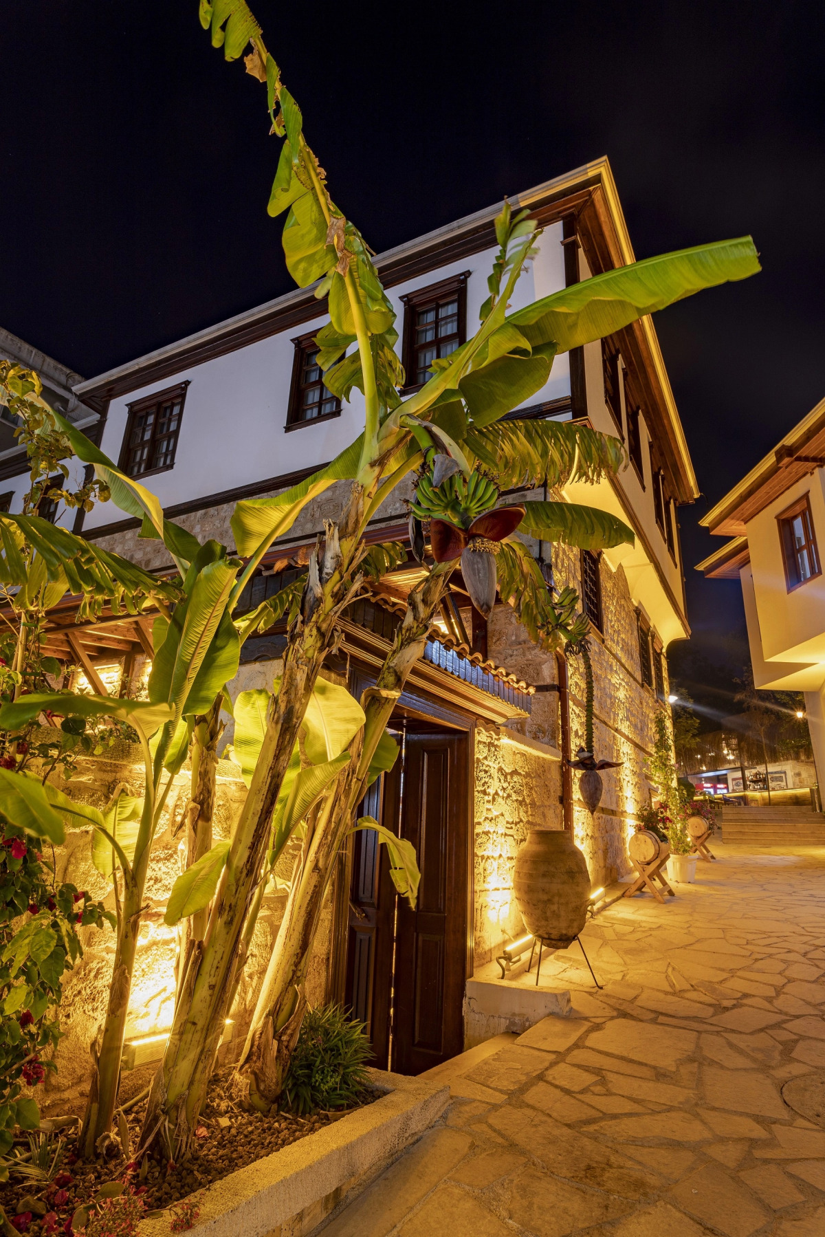 Отель WOO Town Suites