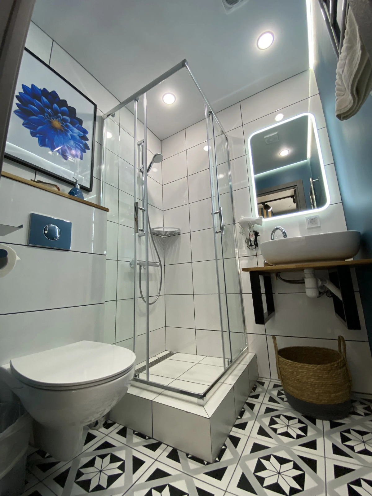 Синяя студия Апартаменты и точка