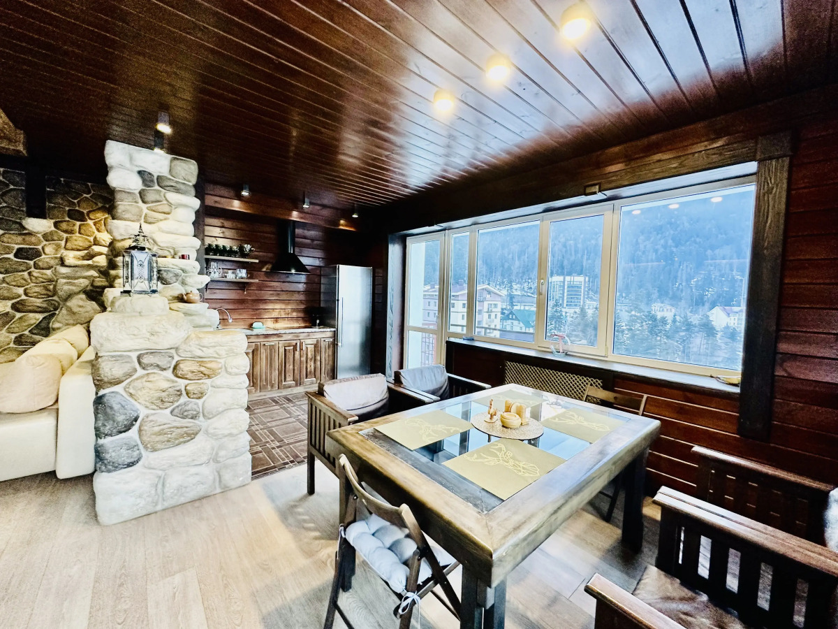 Квартира на Аланской, 25 "Пентхаус"