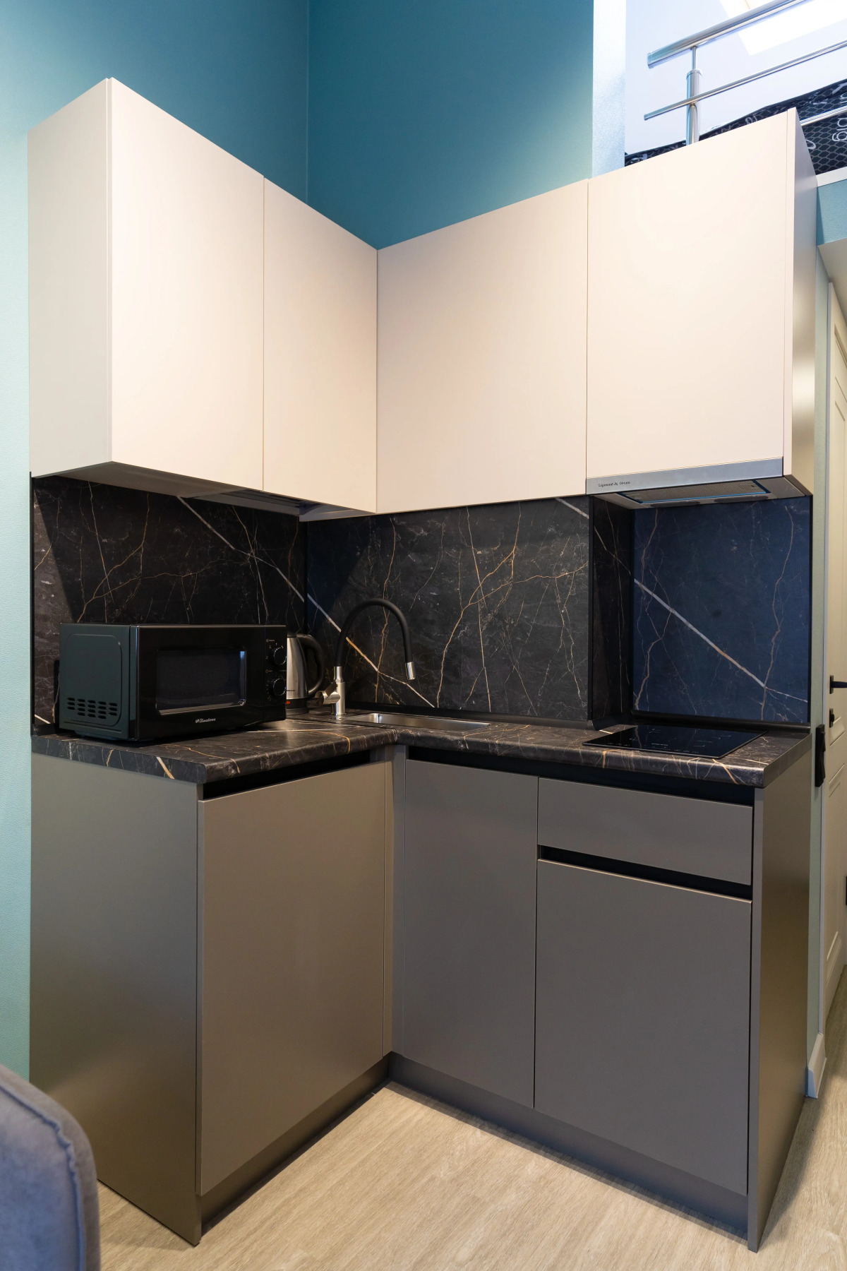 Апартаменты двухуровневые в Адлерском районе Сочи рядом с морем от LetoAрart