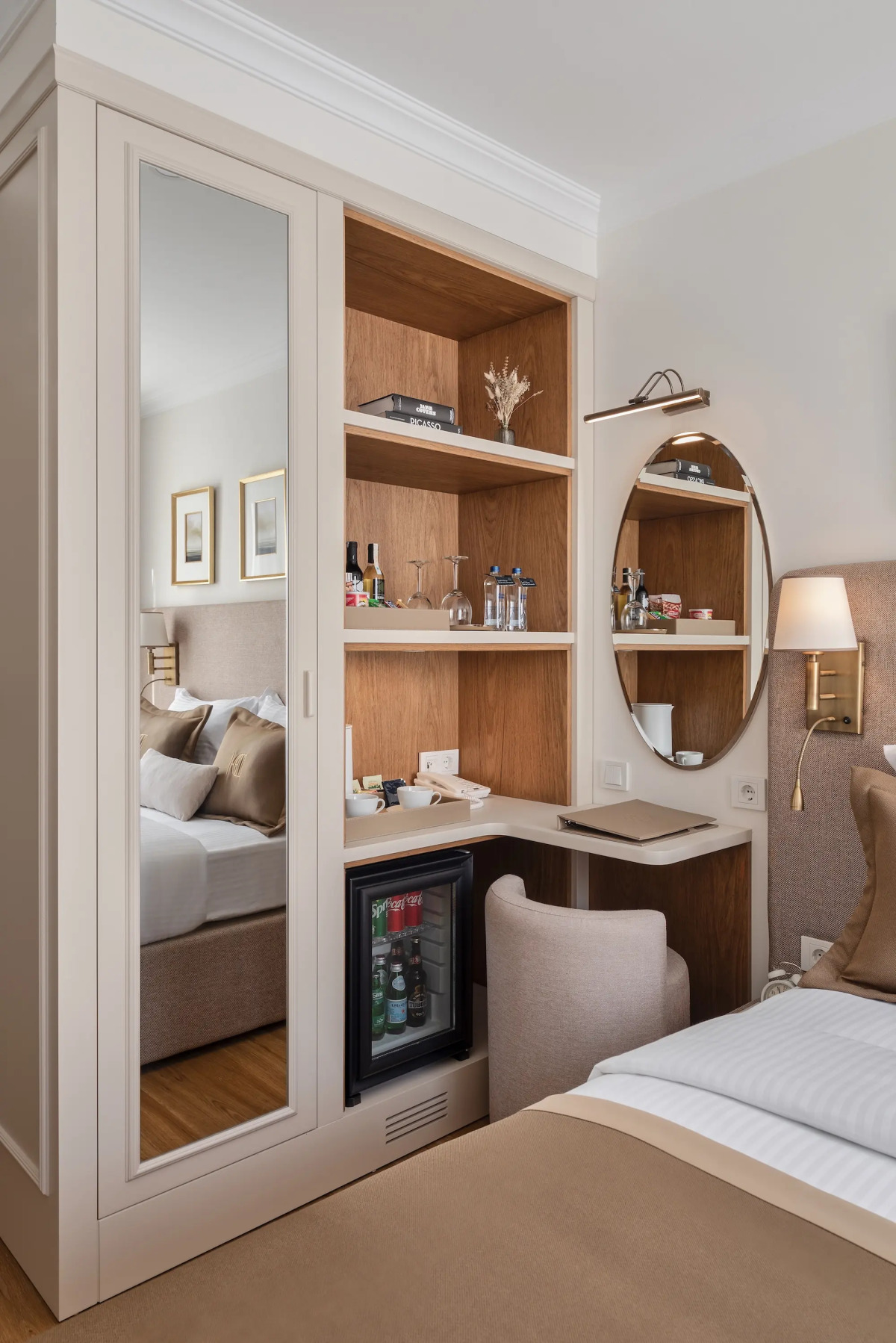 Отель Delita City