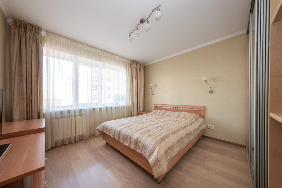 Апартаменты на Романа Брянского 8/1