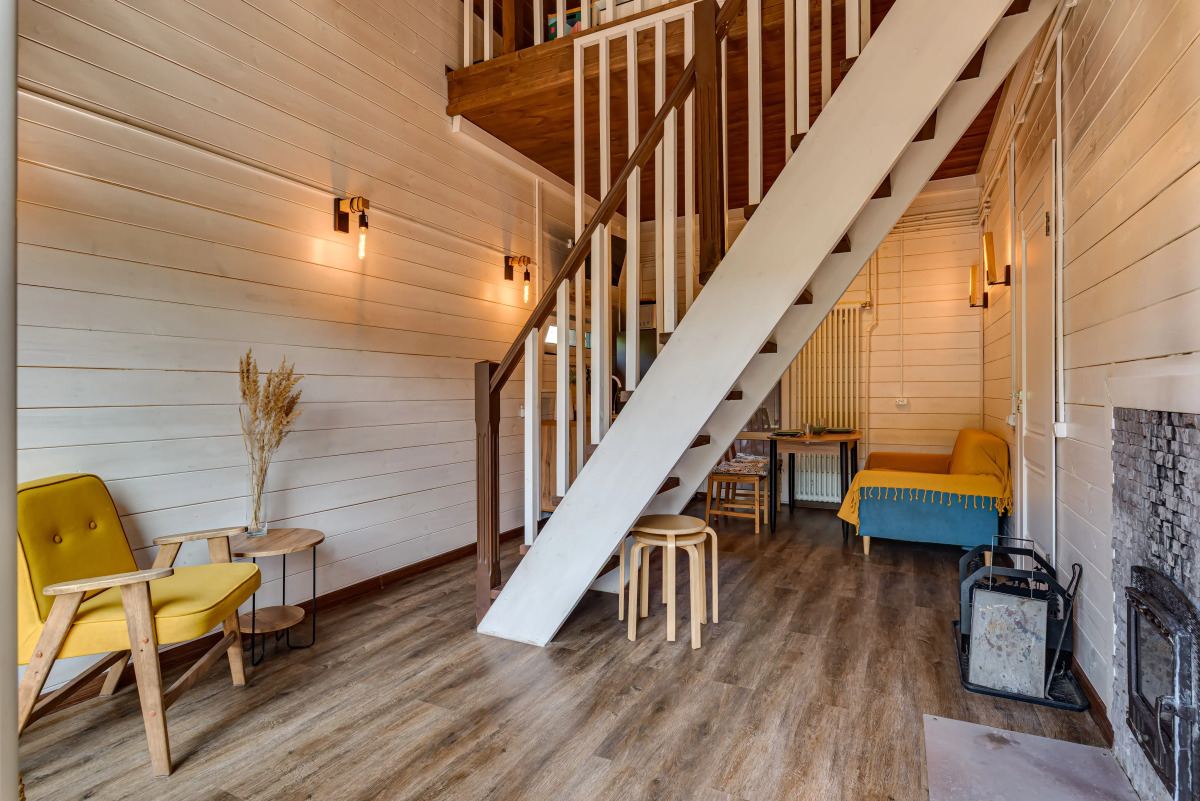 Частный дом с бaнeй на дpoвaх Harmony