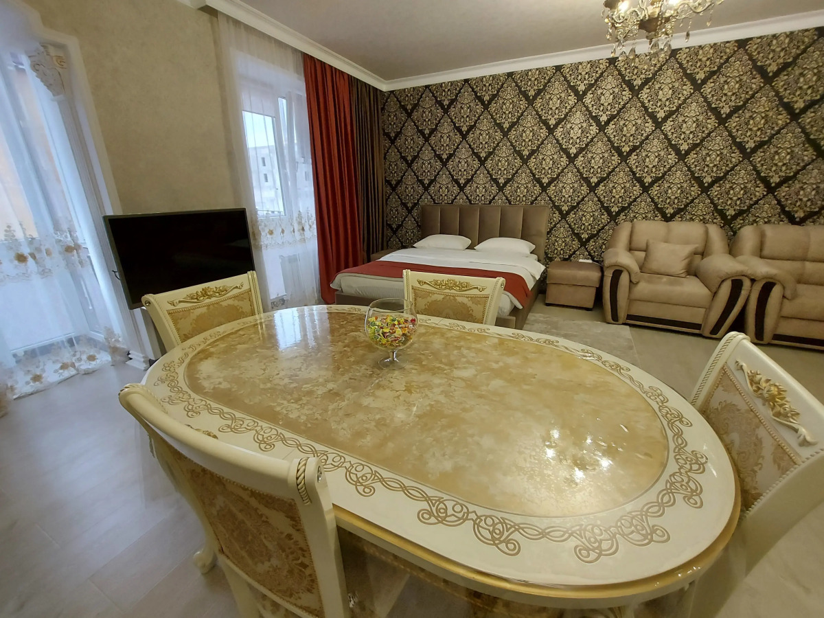 Апартаменты 5 Звезд на Шамиля Джикаева 5А-2