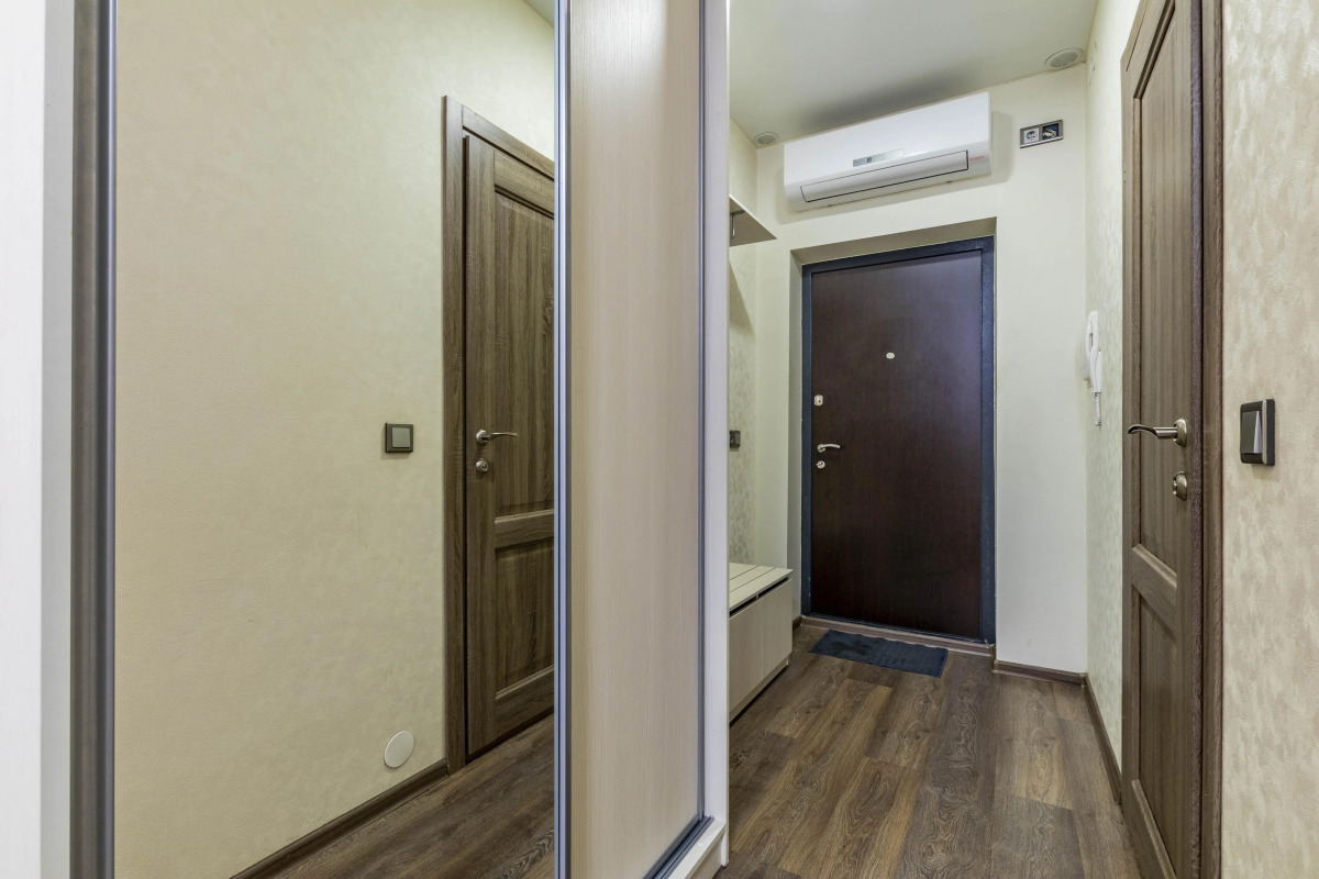 10 Апартаменты Stepanenkov на Малышева 42А (06)