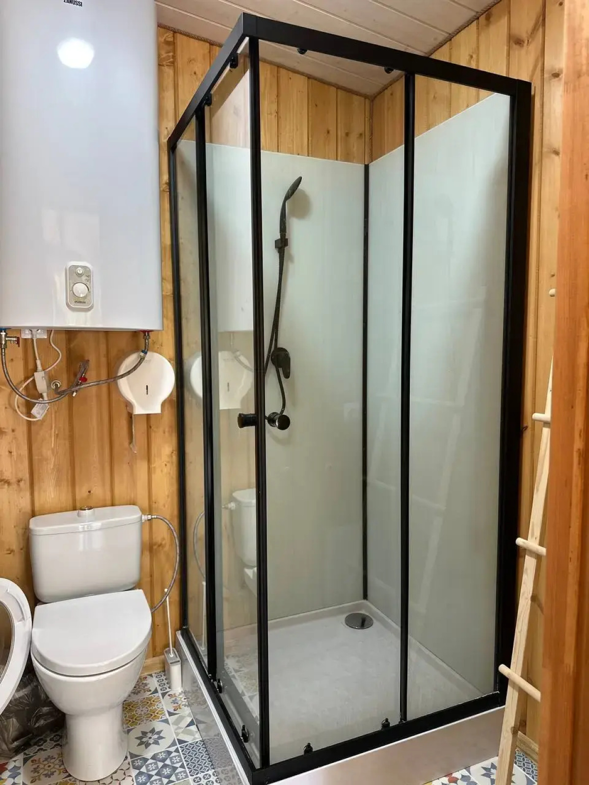 Частный дом Загородный комплекс на берегу реки с баней 1