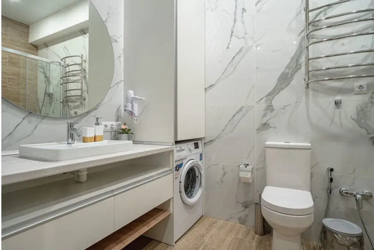 Апартаменты на Ялтинской улице, 12А. ЖК «Шато Лувр»