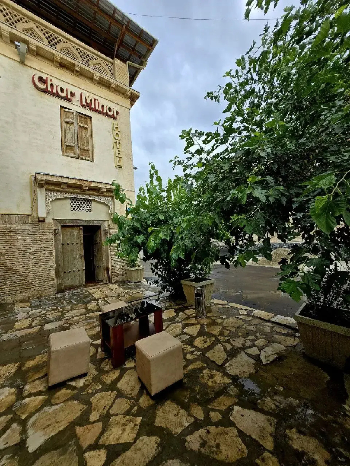 Отель Chor Minor 90 м до cтарого города мы готовы к осеннему празднику