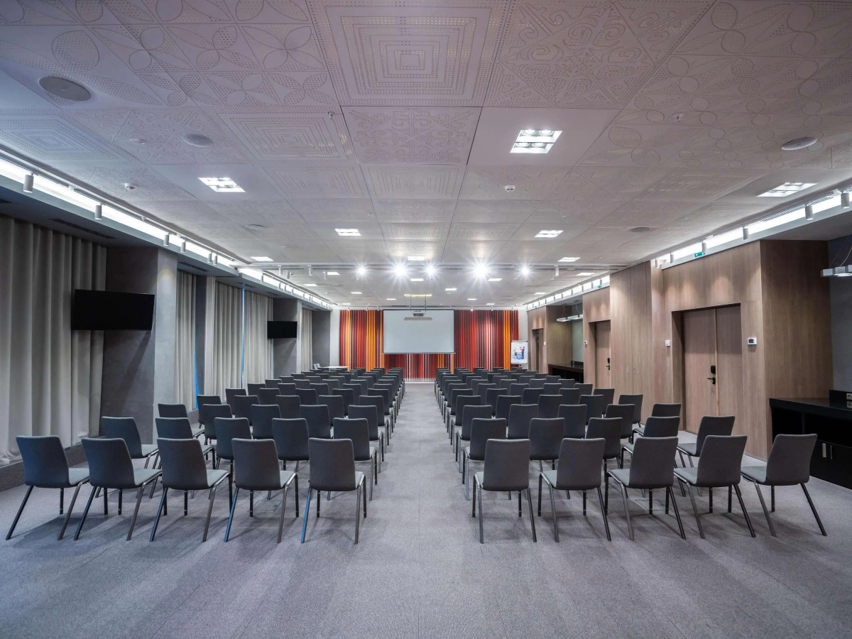 Отель Novotel Almaty City Center