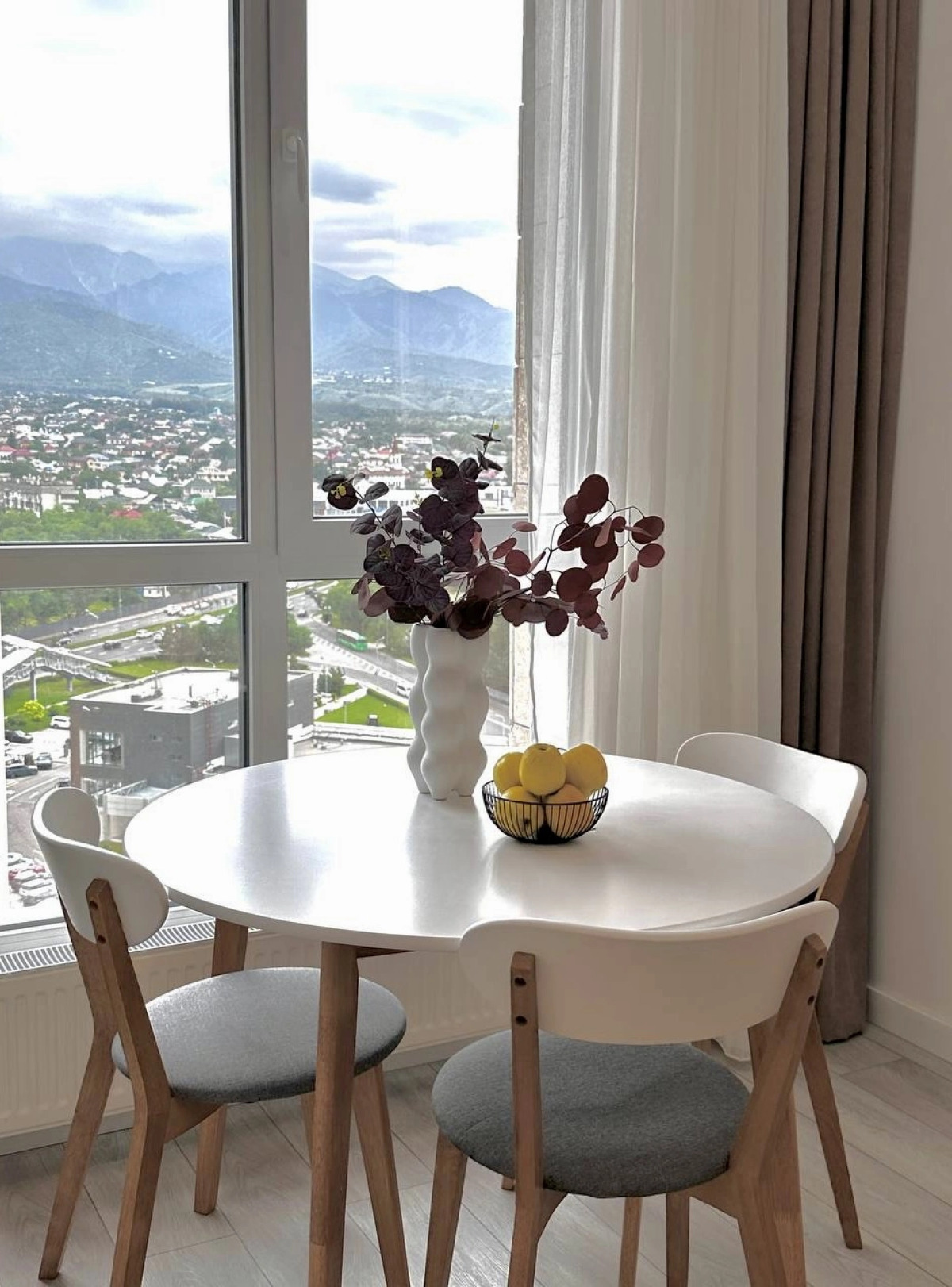 Апартаменты 158/4 Комфорт сити с двуспальной кроватью, диваном и красивым видом