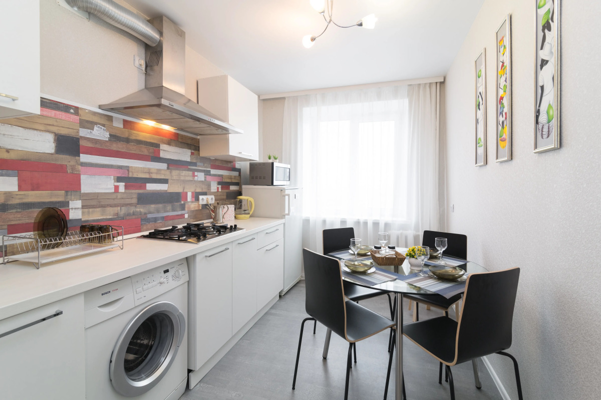 Апартаменты двухкомнатные в самом центре на Большой Покровской 73, Сова-Дом