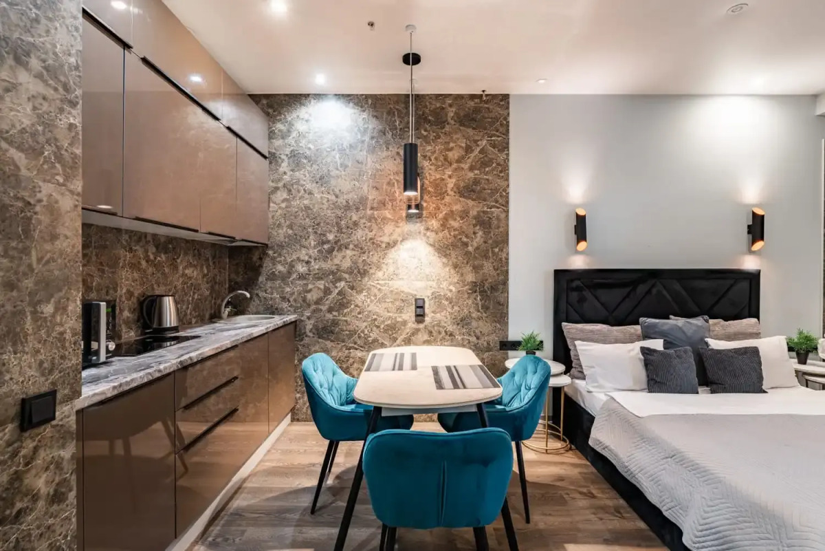 Апартаменты с Ванной у Окна