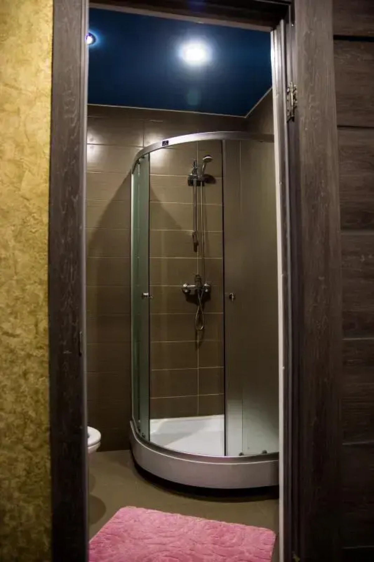 Отель Корона