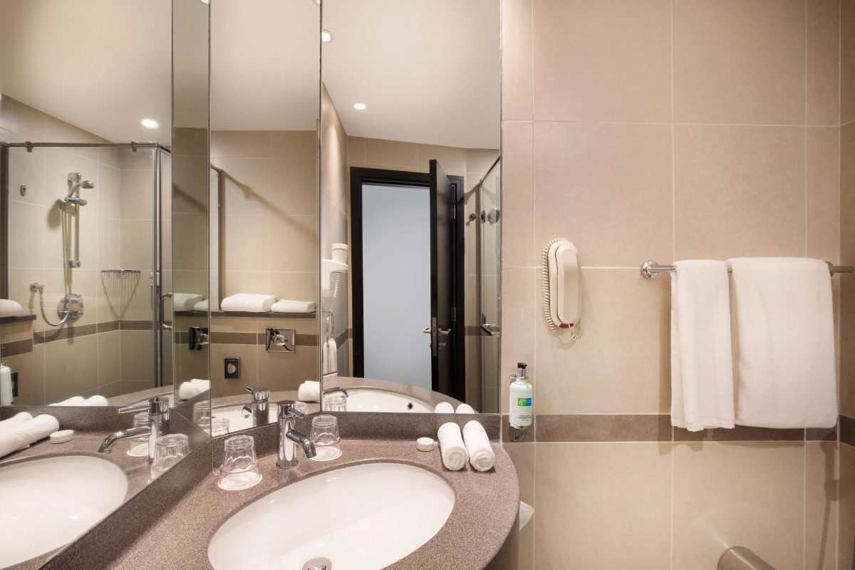 Holiday Inn Express Dubai Safa Park an IHG Hotel