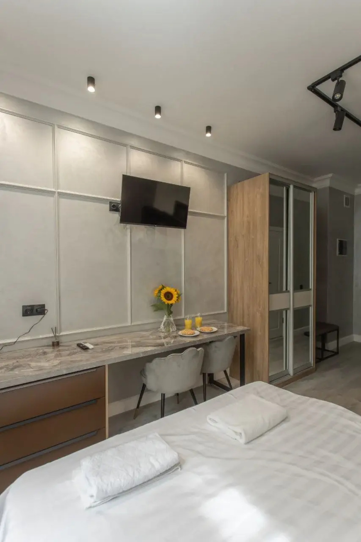 Апартаменты Light Beige у метро Окружная