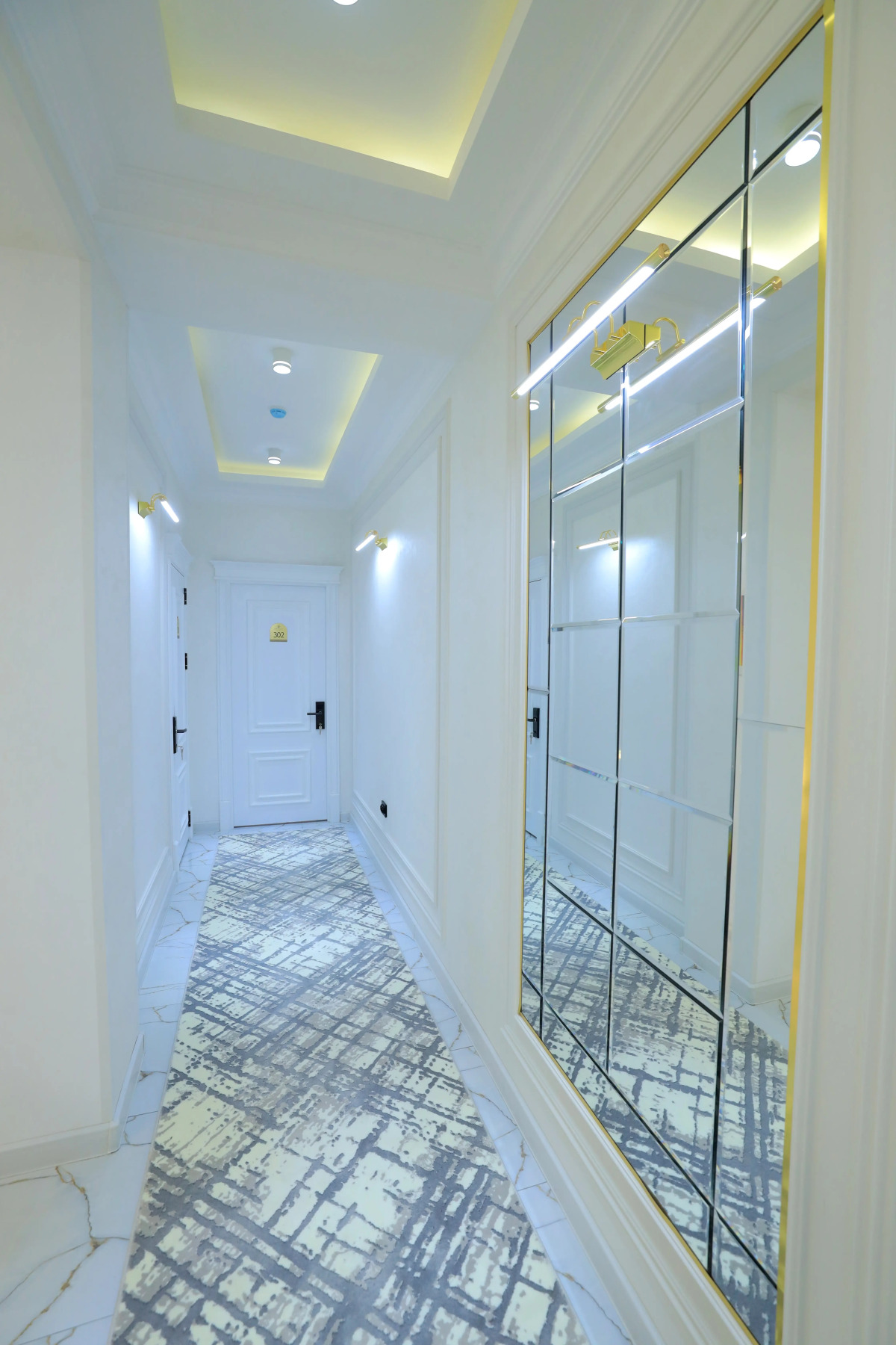 Отель AMIR PLAZA