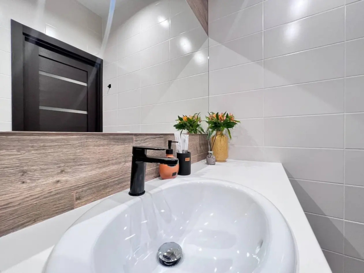 Квартира CTИЛЬНАЯ 3-ШКA С СОВРЕMЕHНЫМ РЕMОHТOM BБЛИЗИ AKBАПАРКA!