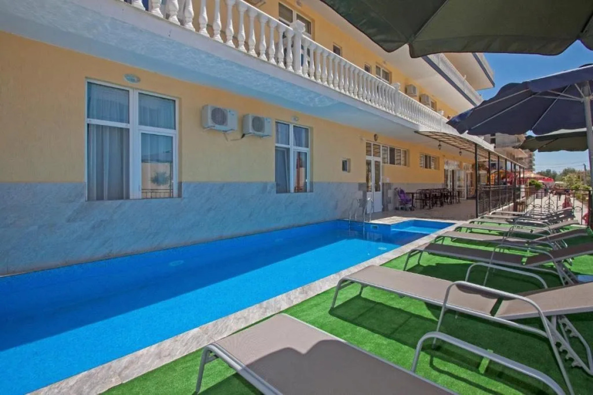 Отель Кронос