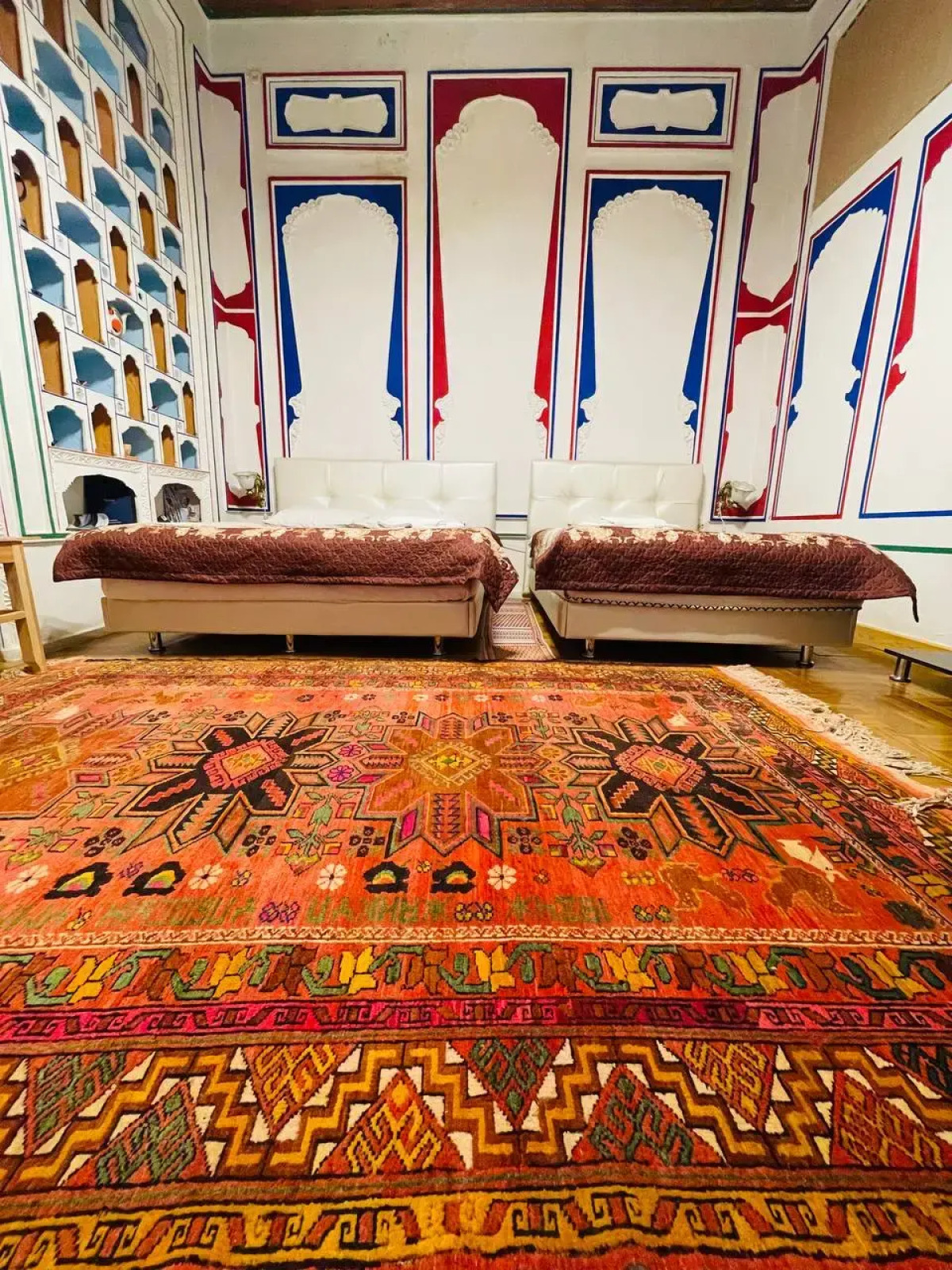 Отель Chor Minor 90 м до cтарого города мы готовы к осеннему празднику