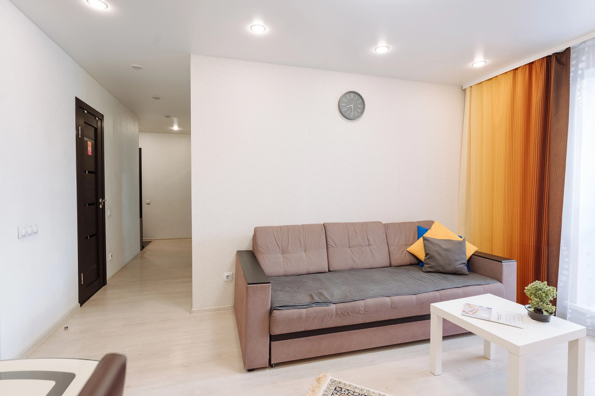 Апартаменты 9 ночей на Островского 5