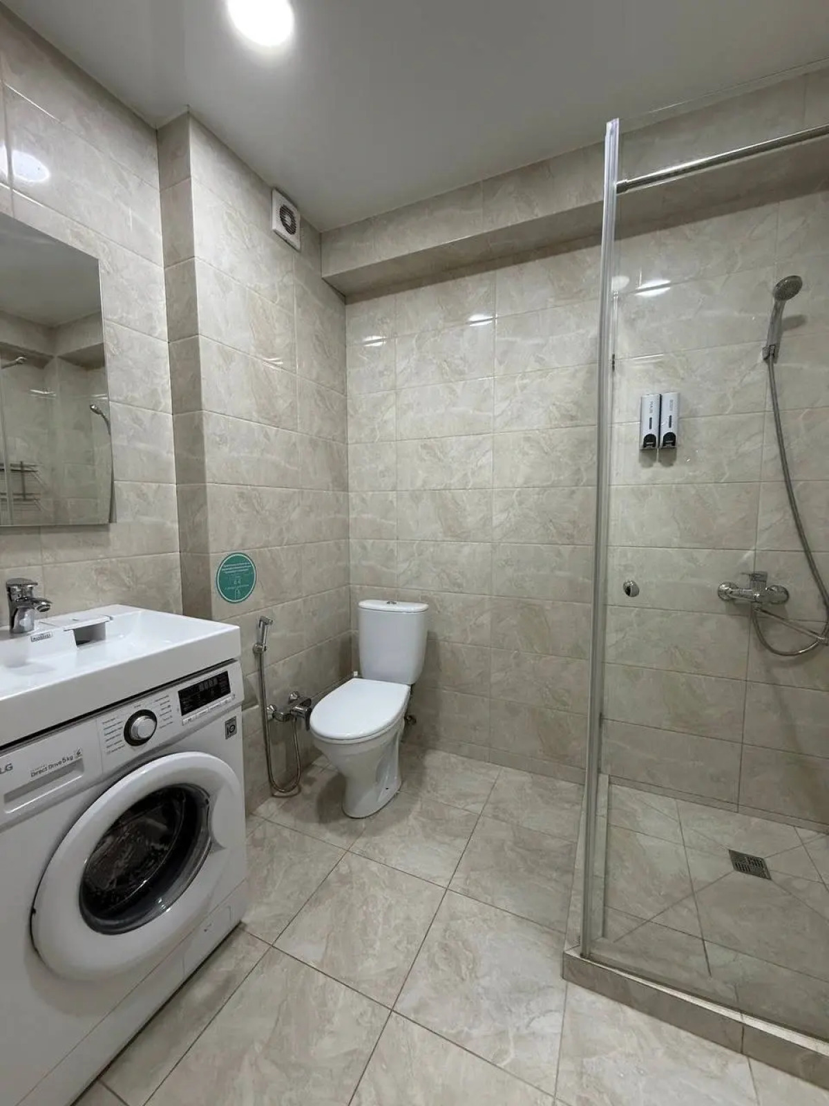 Апартаменты Студия возле Моря для Двоих на цокольном этаже