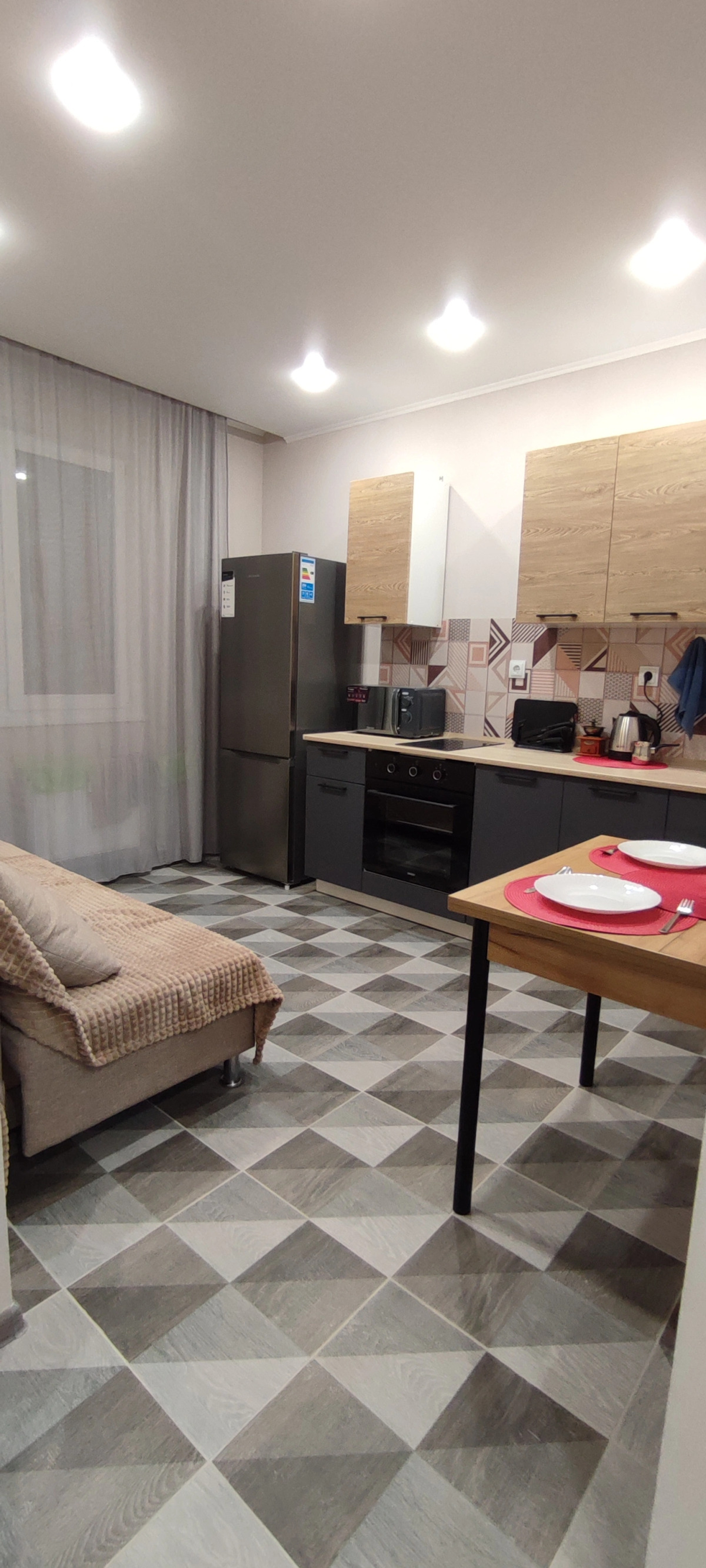 Апартаменты еЖИВИка Автомобилистов 13