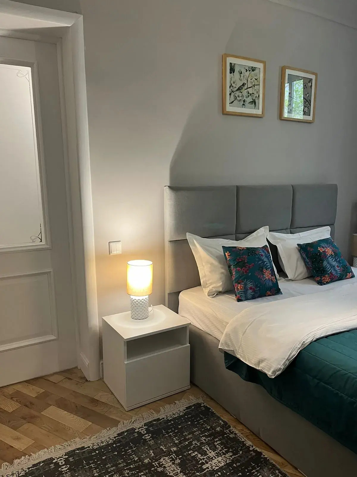 Квартира M.O.O.N APARTMENTS  Толе би Тулебаева кв 8 Центр