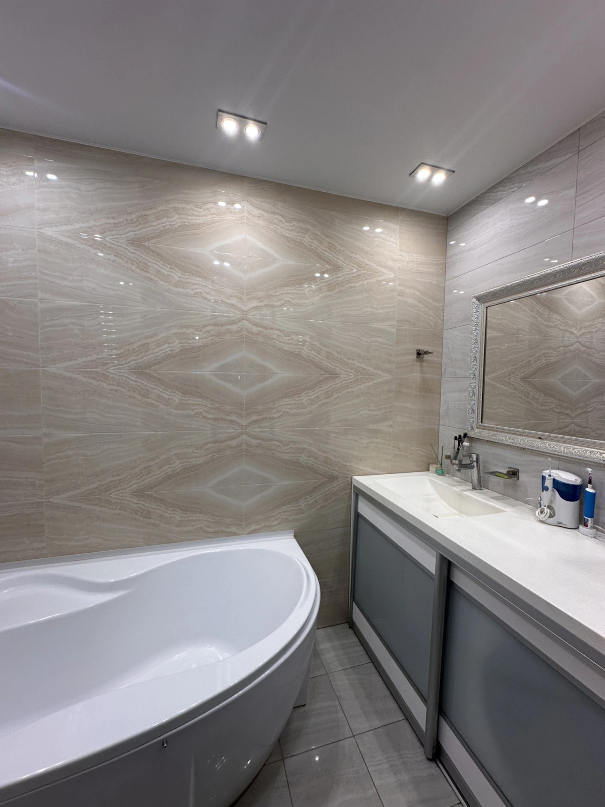 Квартира Трехкомнатная у Набережной Грина