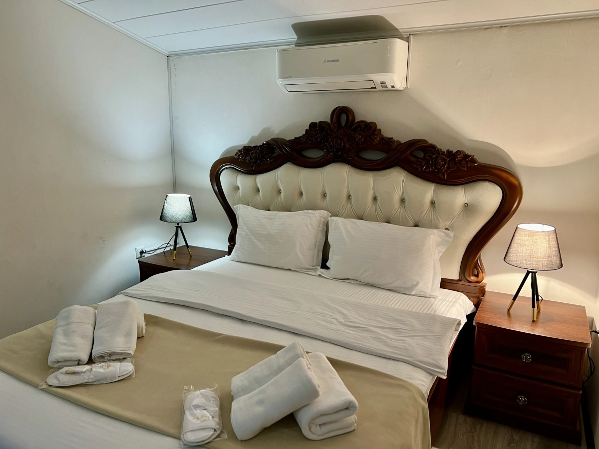 Отель Castle Family