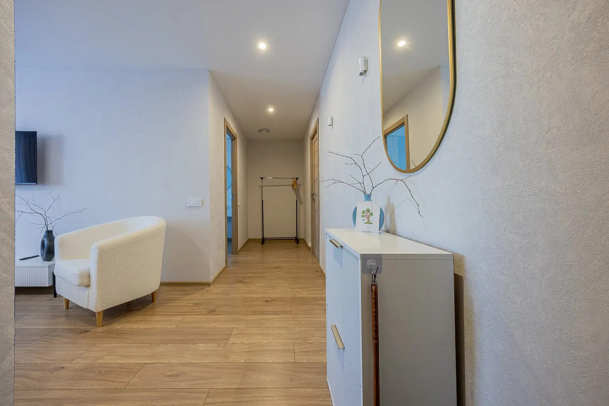 Апартаменты улучшенные, в центре города, с тремя спальнями