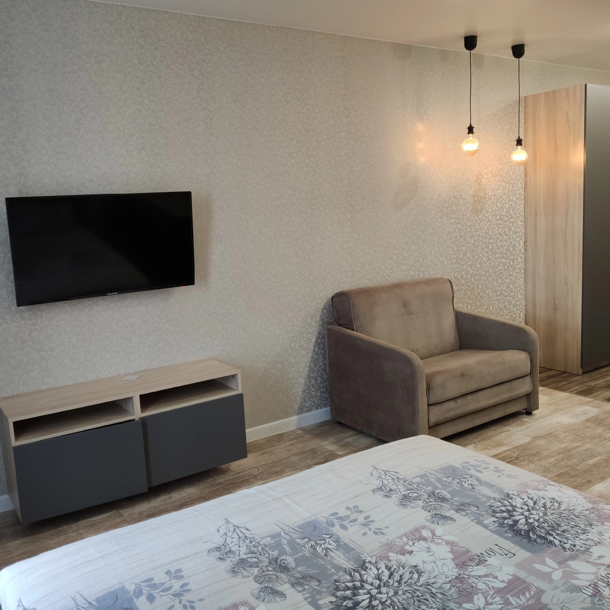 Апартаменты 8 марта 48/1