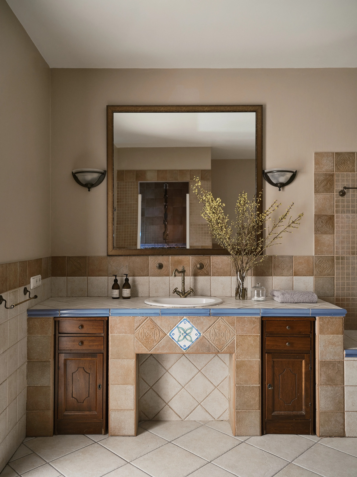 Апартаменты 170 кв. м. с 3 спальнями гостиной и красивым видом