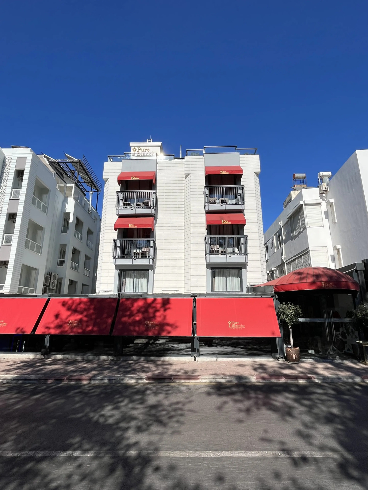 Hotel Pure Blanche Lara