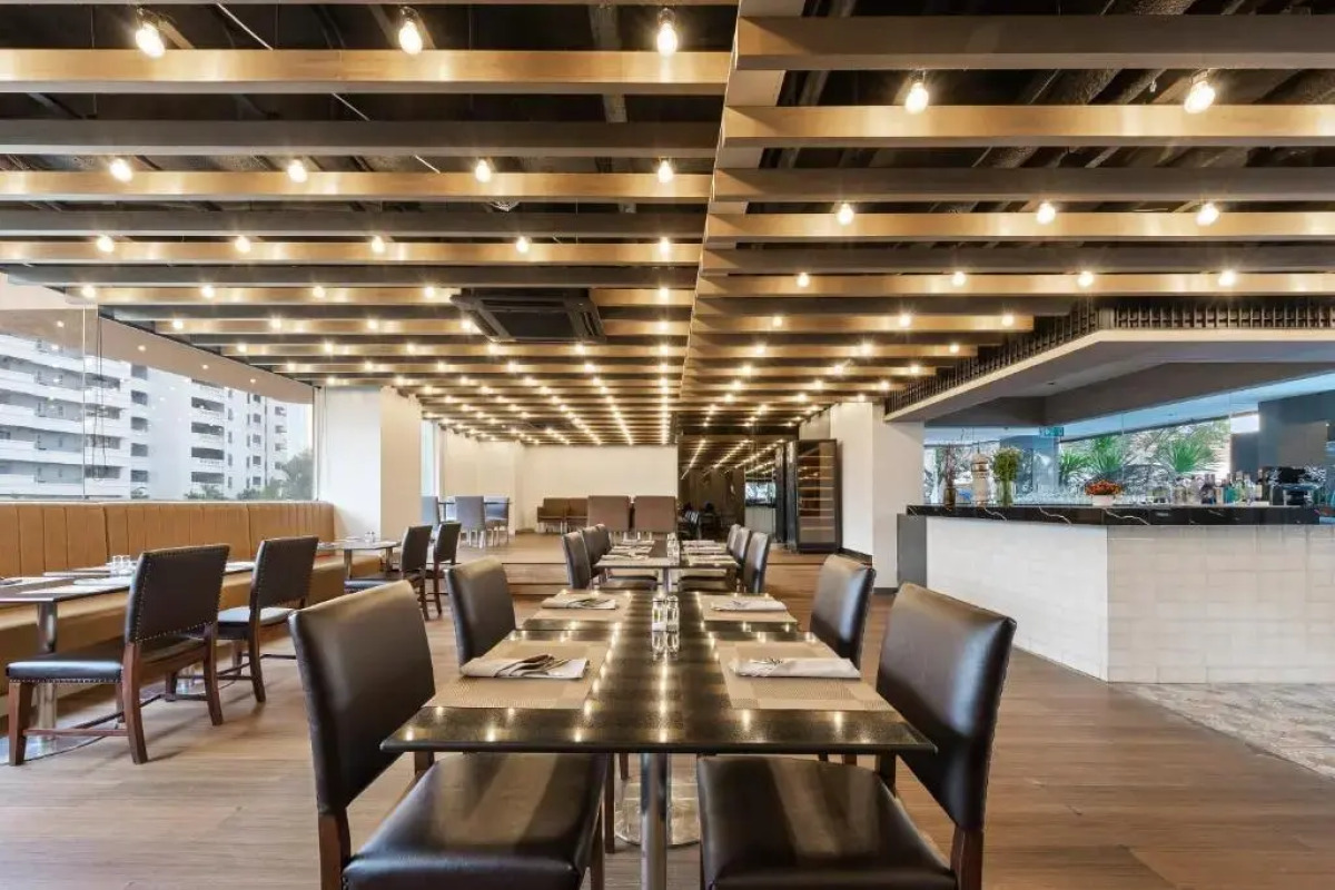 Отель Golden Tulip Mandison Suites