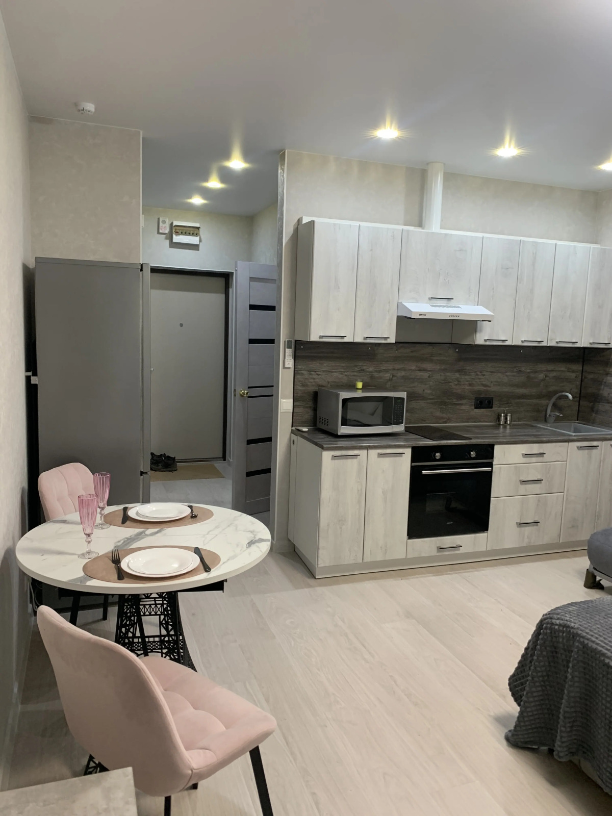 Квартира Большая красивая студия с видом на Обь у метро в ЖК Инские холмы