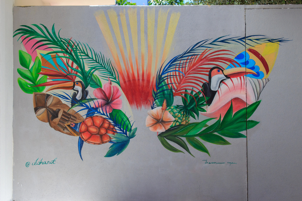 Отель Aloha Suites