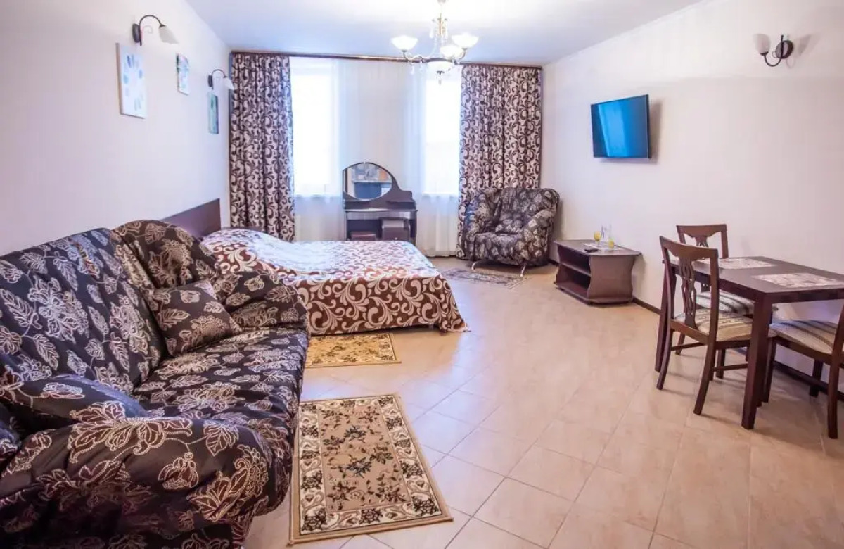 Гостиница Мир на Карбышева