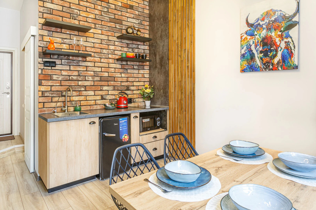 Апартаменты на Большом 13 Балкон