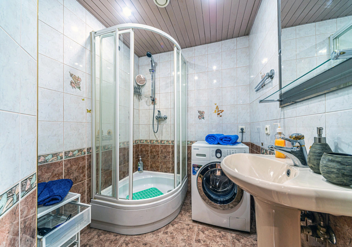 Квартира 2-х комнатная на Веденеева около НИИ Вредена