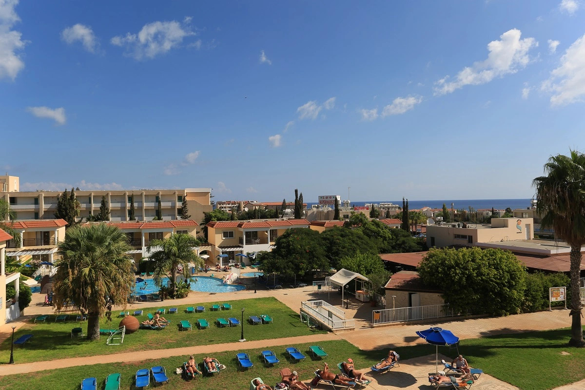 Отель Jacaranda Apartments